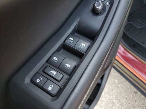 Used 2022 Jeep Grand Cherokee Limited w/ Luxury Tech Group II image 26