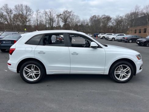 Used 2017 Audi Q5 2.0T Premium Plus w/ Technology Package image 5