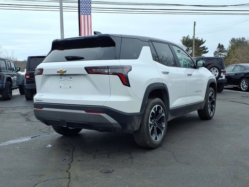 Used 2025 Chevrolet Equinox LT image 3