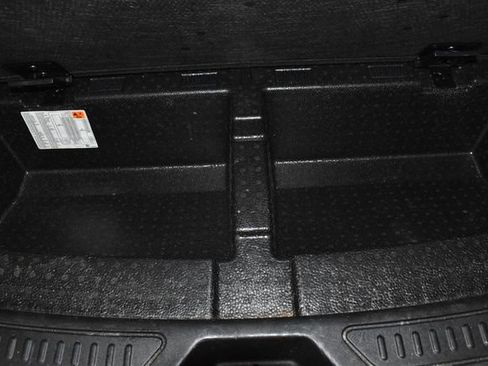 Used 2023 GMC Acadia SLT image 35