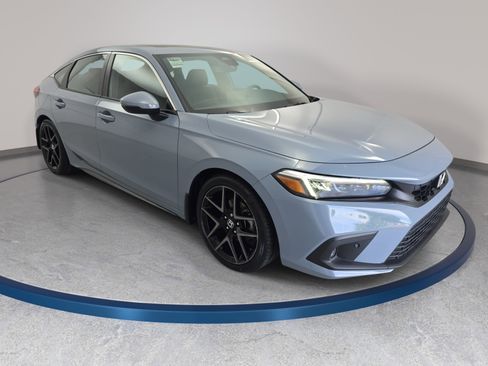Certified 2024 Honda Civic Sport Touring image 3