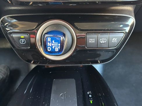 Used 2022 Toyota Prius Prime XLE FWD image 18