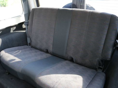 Used 2004 Jeep Wrangler Rubicon w/ Dual Top Group AWD/4WD image 14