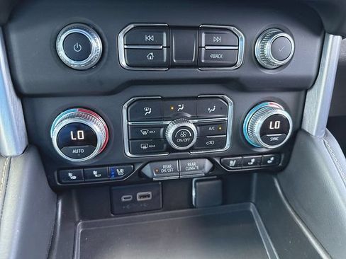 Used 2023 GMC Yukon SLT AWD/4WD image 19