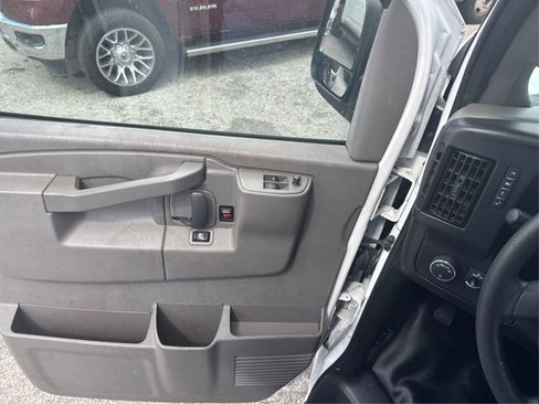 Used 2023 GMC Savana 2500 w/ Driver Convenience Package RWD image 18