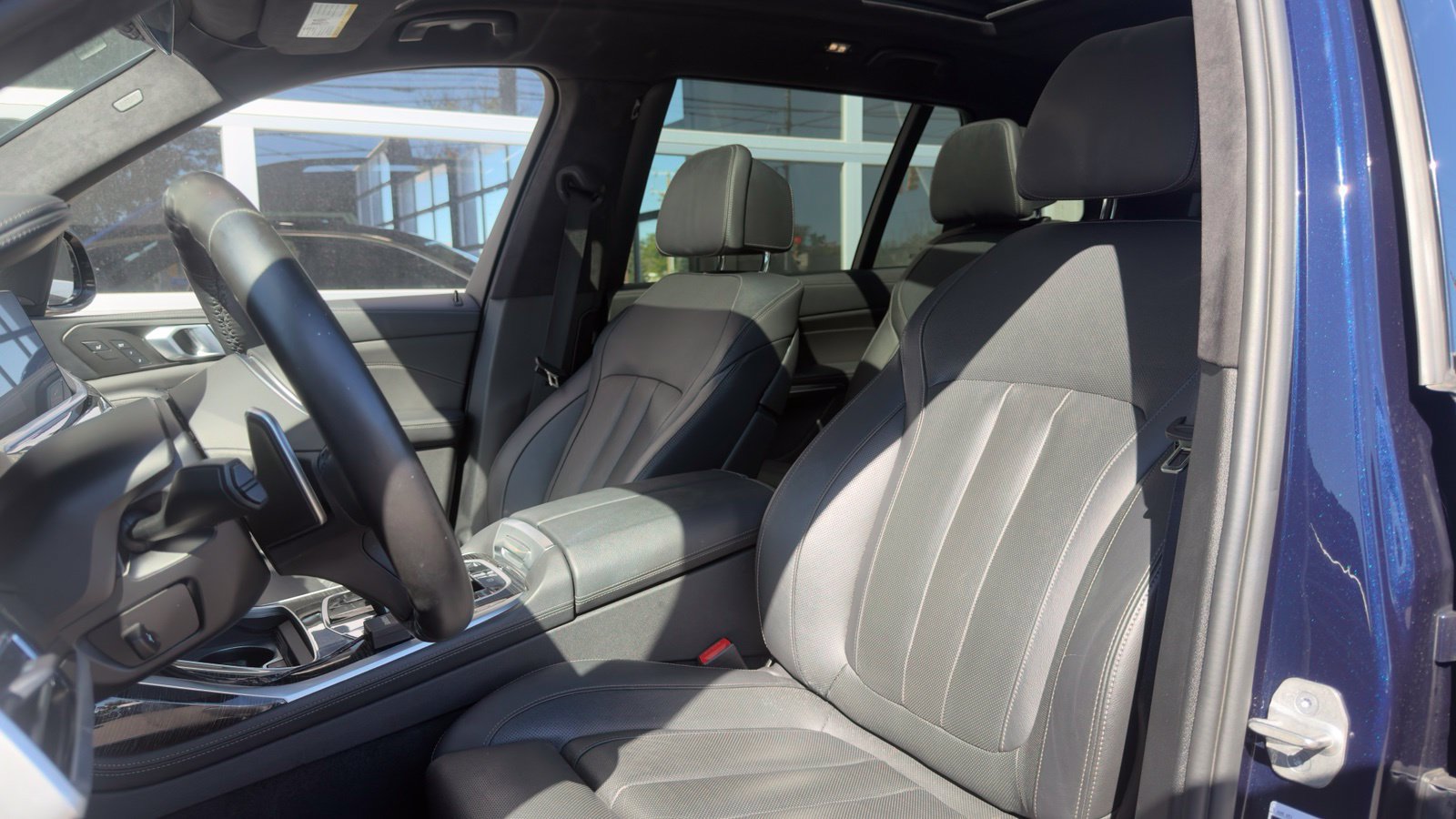 Used 2021 BMW X7 M50i AWD/4WD image 12
