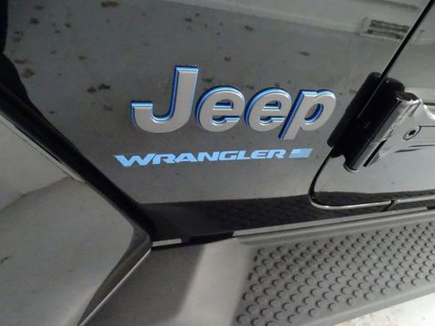Certified 2025 Jeep Wrangler Unlimited Sahara AWD/4WD image 24