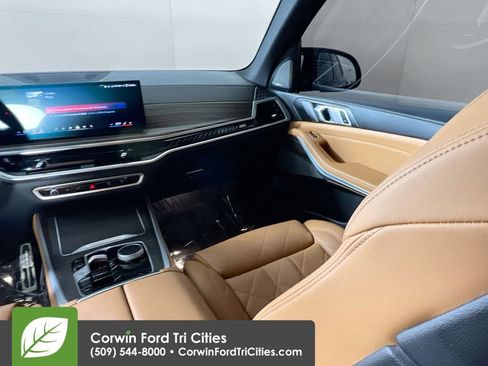 Used 2025 BMW X5 M60i w/ Climate Comfort Package image 28