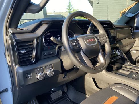 Used 2024 GMC Sierra 2500 AT4 w/ AT4 Premium Plus Package AWD/4WD image 2
