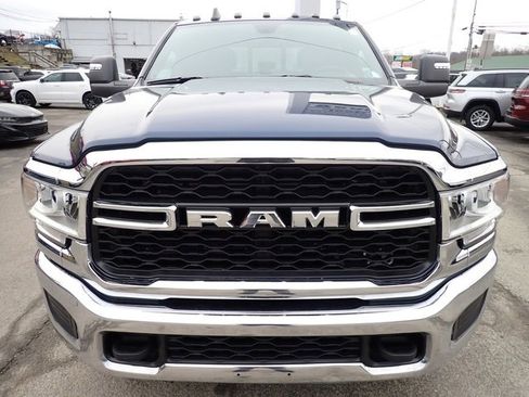 Used 2024 RAM 2500 Tradesman w/ Chrome Appearance Group image 11