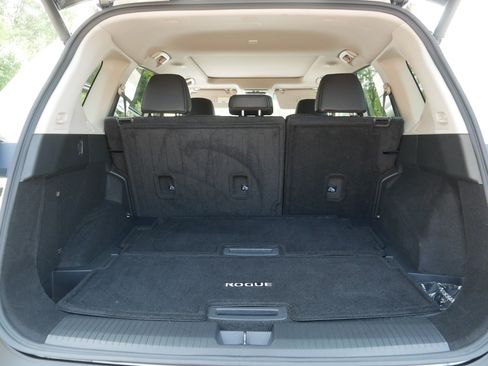 Certified 2023 Nissan Rogue SL w/ SL Premium Package AWD/4WD image 18