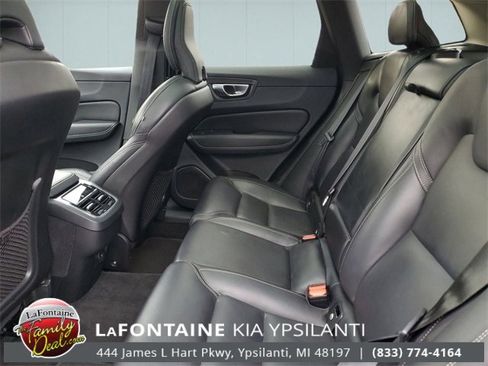Used 2022 Volvo XC60 B6 Inscription w/ Protection Package Premier image 32