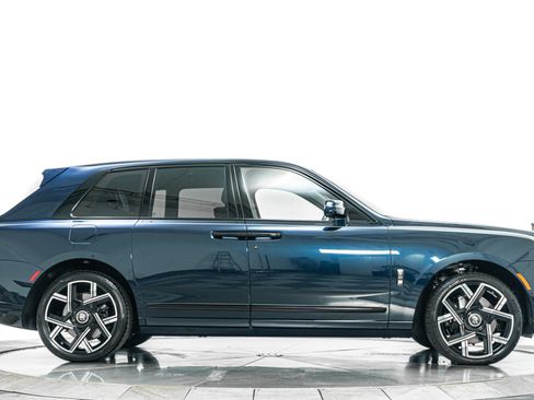 Used 2025 Rolls-Royce Cullinan Black Badge AWD/4WD image 60