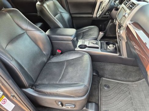 Used 2014 Toyota 4Runner Limited AWD/4WD image 20