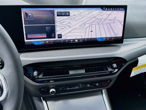 New 2026 BMW 330i Sedan w/ M Sport Package RWD image 9