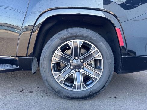 Used 2023 Jeep Wagoneer L Series II image 28