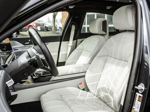 Used 2023 BMW 760i xDrive w/ Executive Package AWD/4WD image 6