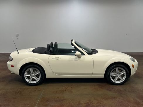 Used 2007 MAZDA MX-5 Miata Sport RWD image 81