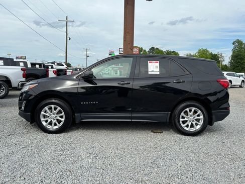 Used 2019 Chevrolet Equinox LS w/ LS Convenience Package AWD/4WD image 2