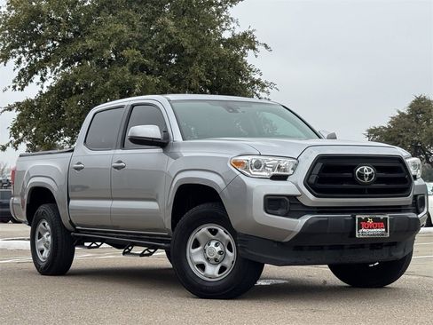 Used 2020 Toyota Tacoma SR image 2