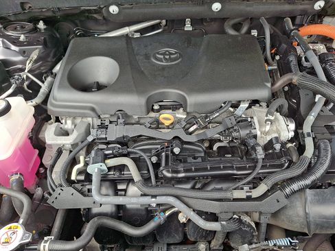 Used 2022 Toyota RAV4 LE AWD/4WD image 29