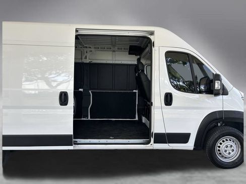 Used 2025 RAM ProMaster 2500 w/ Convenience Group FWD image 24