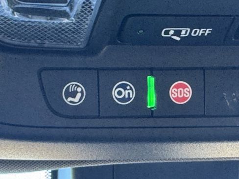 Used 2023 Chevrolet Equinox RS image 24