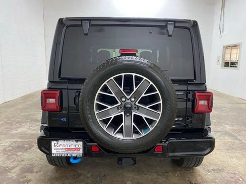 Used 2022 Jeep Wrangler Unlimited Sahara AWD/4WD image 4