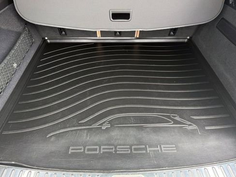 Used 2023 Porsche Cayenne AWD/4WD image 17