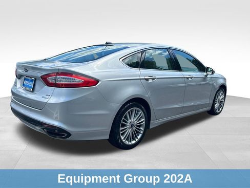 Used 2014 Ford Fusion SE w/ Equipment Group 202A FWD image 8