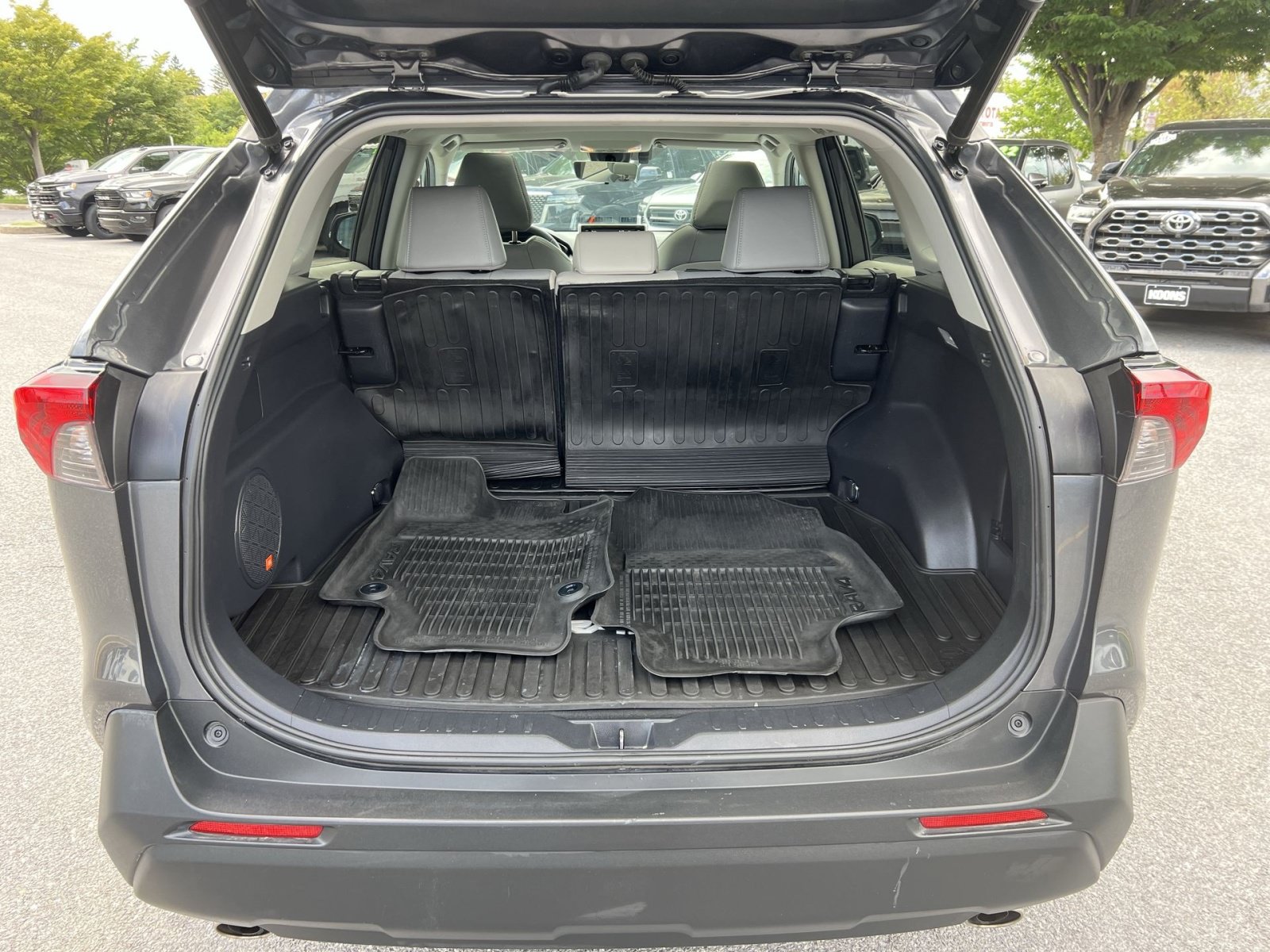 Used 2021 Toyota RAV4 XLE Premium AWD/4WD image 25