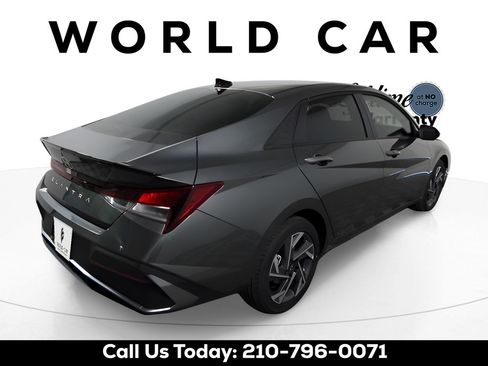 Used 2025 Hyundai Elantra Sport FWD image 7