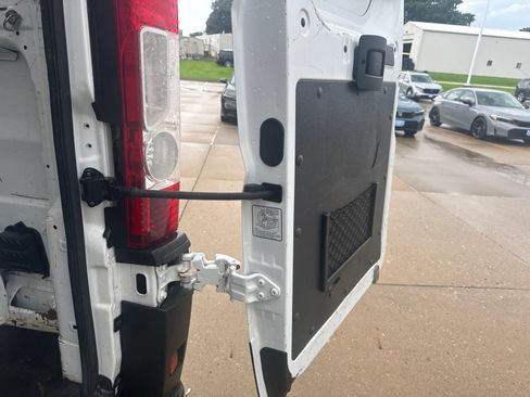 Used 2020 RAM ProMaster 2500 w/ Interior Convenience Group FWD image 15