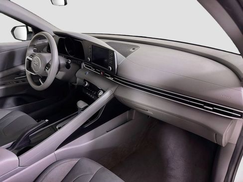 Used 2023 Hyundai Elantra SEL FWD image 27