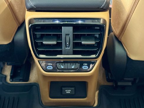 Used 2023 Lexus RZ 450e Premium image 22