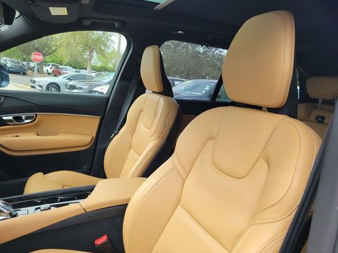 Certified 2023 Volvo XC90 T8 Ultimate w/ Protection Package Premier image 22