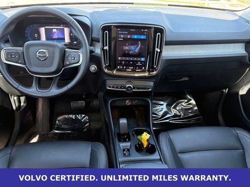 Certified 2025 Volvo XC40 B5 Core image 12
