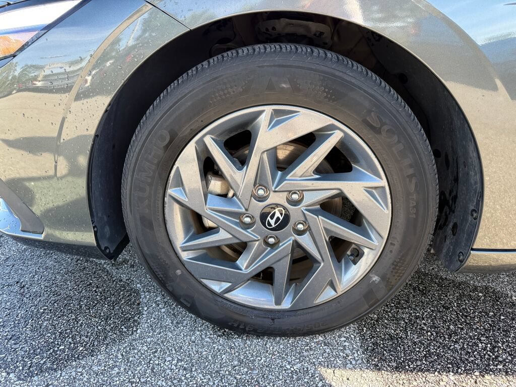 Used 2024 Hyundai Elantra SEL FWD image 32