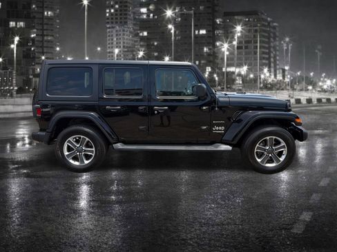 Used 2020 Jeep Wrangler Unlimited Sahara AWD/4WD image 7