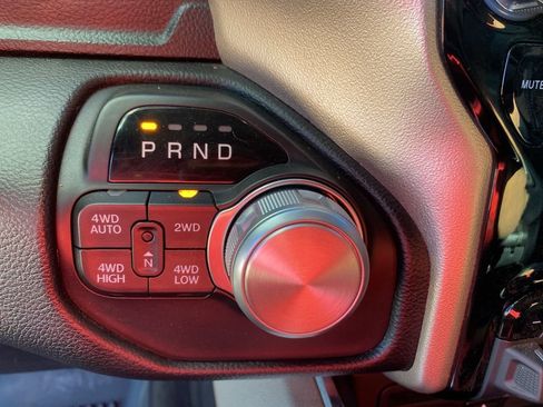 Used 2019 RAM 1500 Laramie image 34