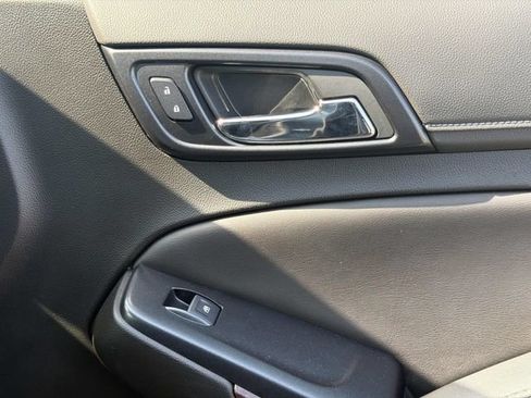 Used 2019 GMC Yukon SLT RWD image 18