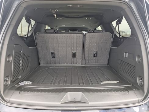 New 2026 Chevrolet Suburban LS image 17