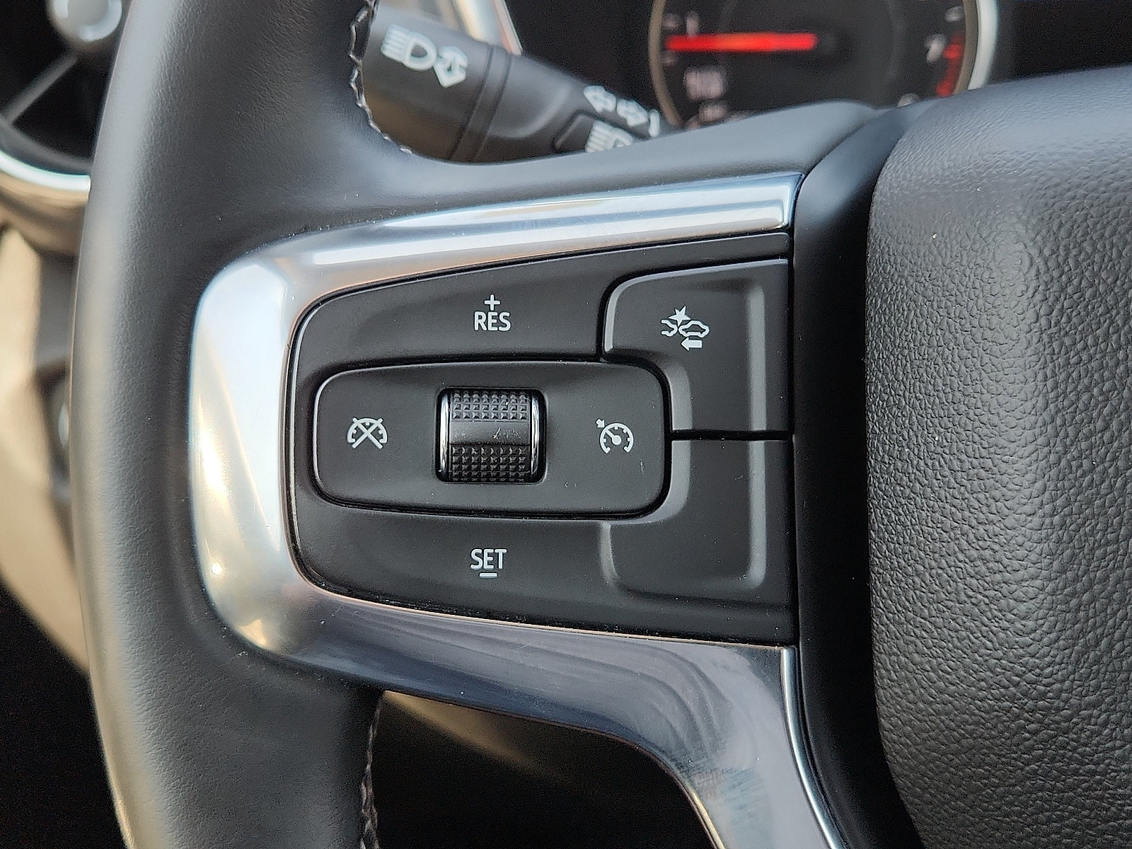 Used 2024 Chevrolet Blazer LT w/ LPO, Floor Liner Package FWD image 17
