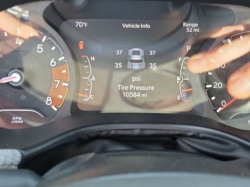 Certified 2023 Jeep Compass Latitude w/ Sun and Sound Group image 8