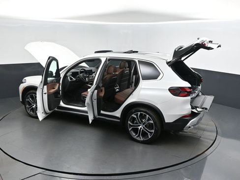 New 2026 BMW X5 sDrive40i w/ Climate Comfort Package image 47