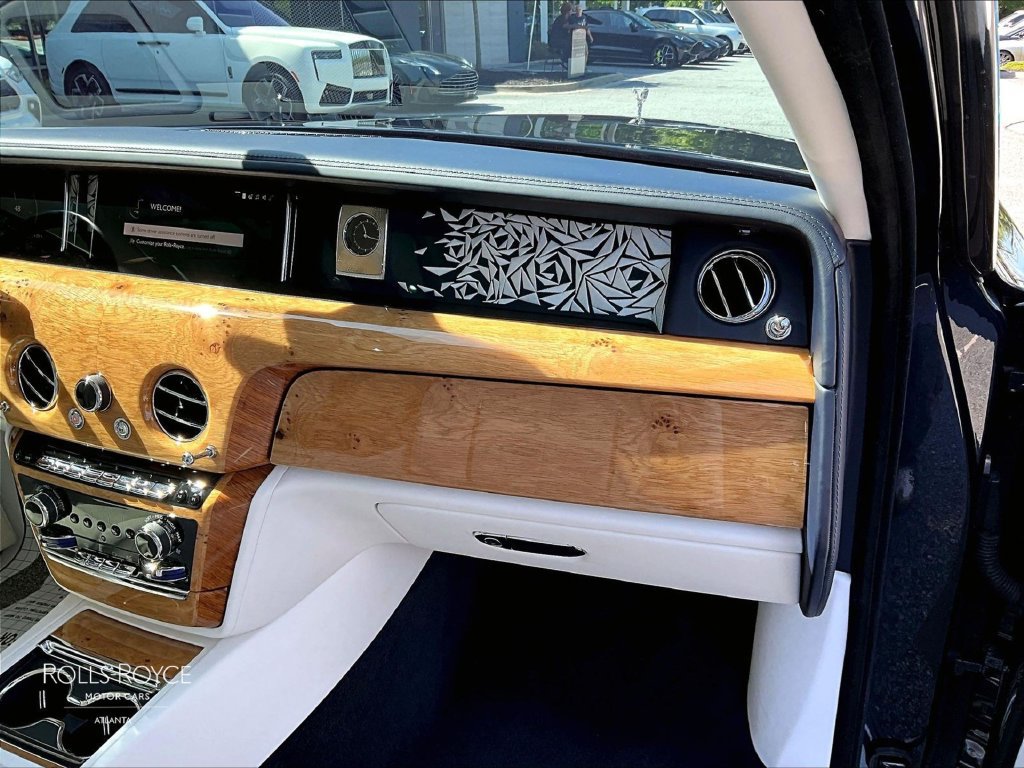 Certified 2026 Rolls-Royce Phantom Sedan RWD image 14