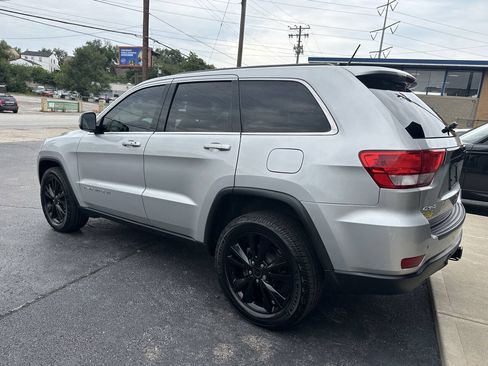 Used 2012 Jeep Grand Cherokee Altitude AWD/4WD image 17