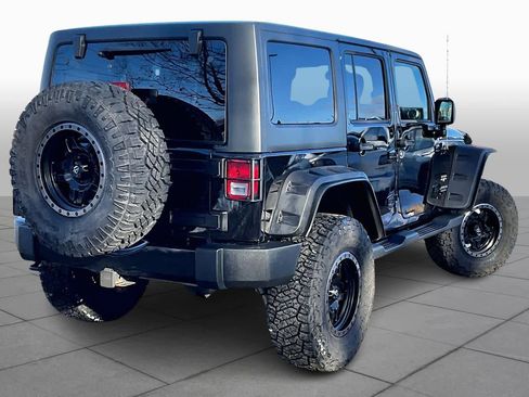 Used 2017 Jeep Wrangler Unlimited Sahara w/ Connectivity Group image 12