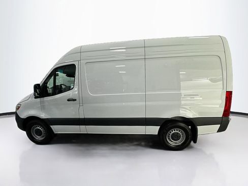 Used 2025 Mercedes-Benz Sprinter 2500 image 5