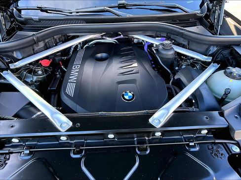 Used 2024 BMW X5 xDrive40i w/ Parking Assistance Package image 33